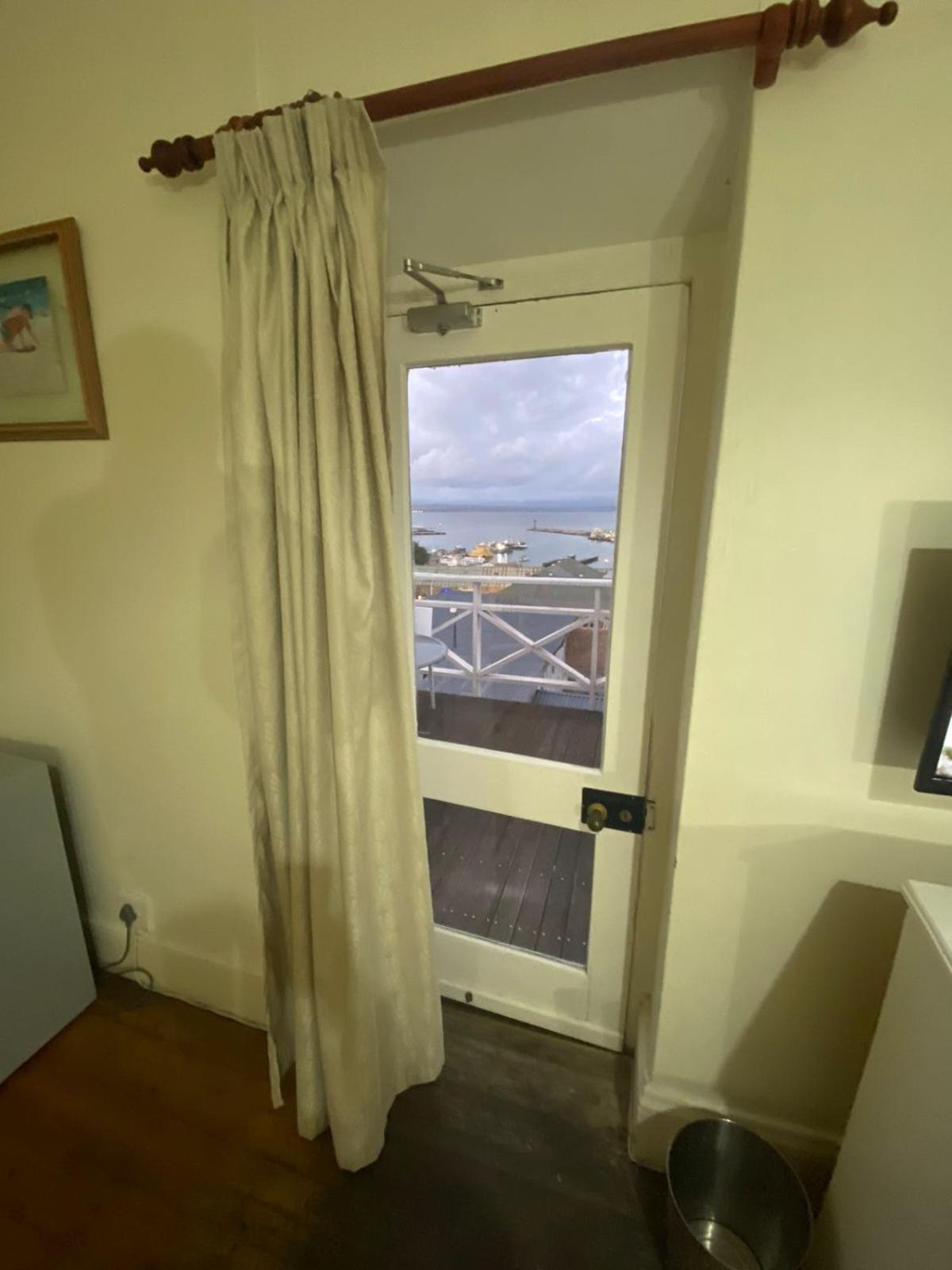Green Door Guesthouse 모젤베이 객실 사진