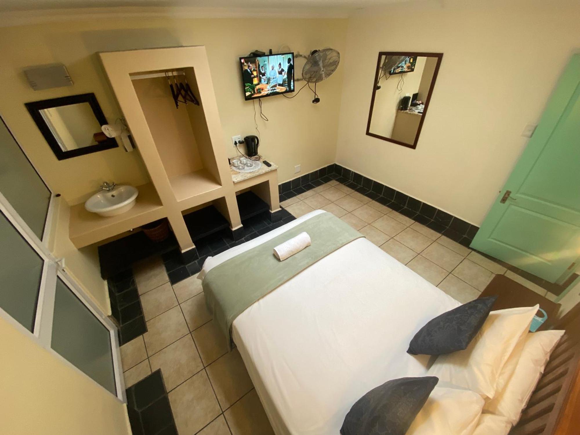 Green Door Guesthouse 모젤베이 객실 사진